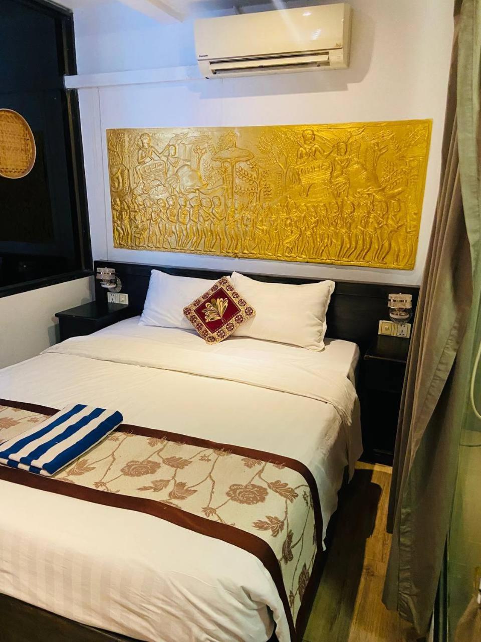 Blue Crystal Boutique Hotel Phnom Pen Exterior foto